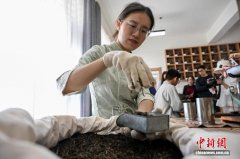 云南大理下关沱茶馆活化沱茶文化